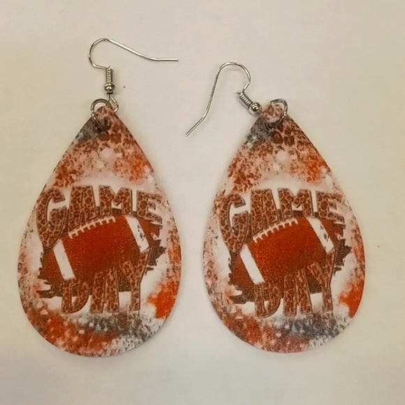Jewelry - Game Day's Earrings